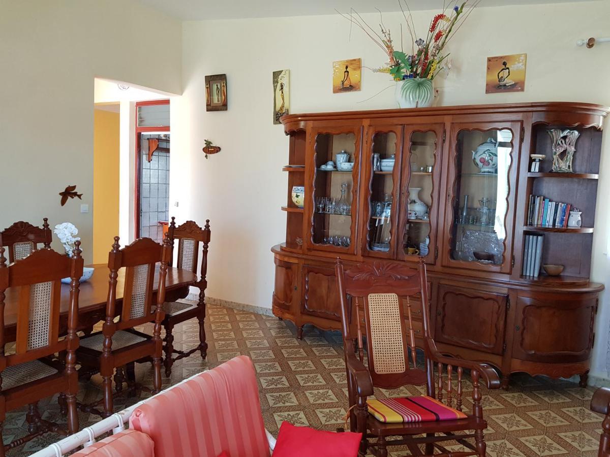 La Maison Aux Orchidees Petit-Bourg Luaran gambar