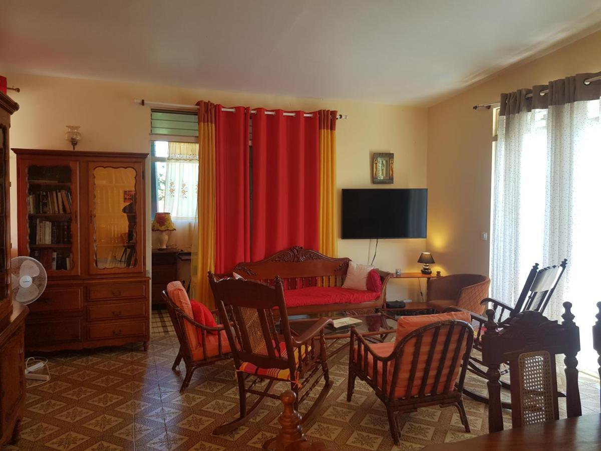 La Maison Aux Orchidees Petit-Bourg Luaran gambar