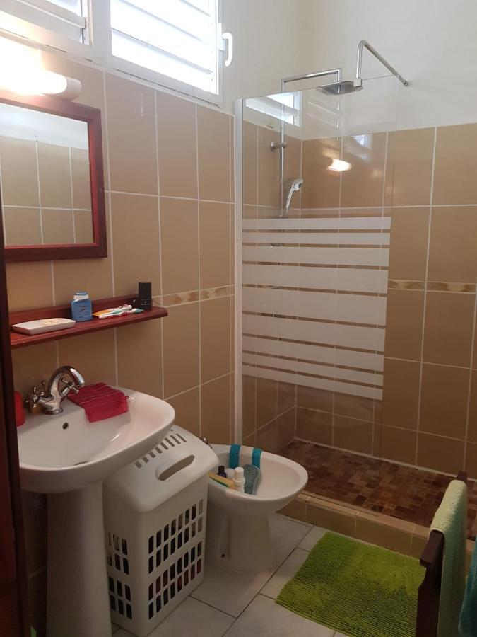 La Maison Aux Orchidees Petit-Bourg Luaran gambar
