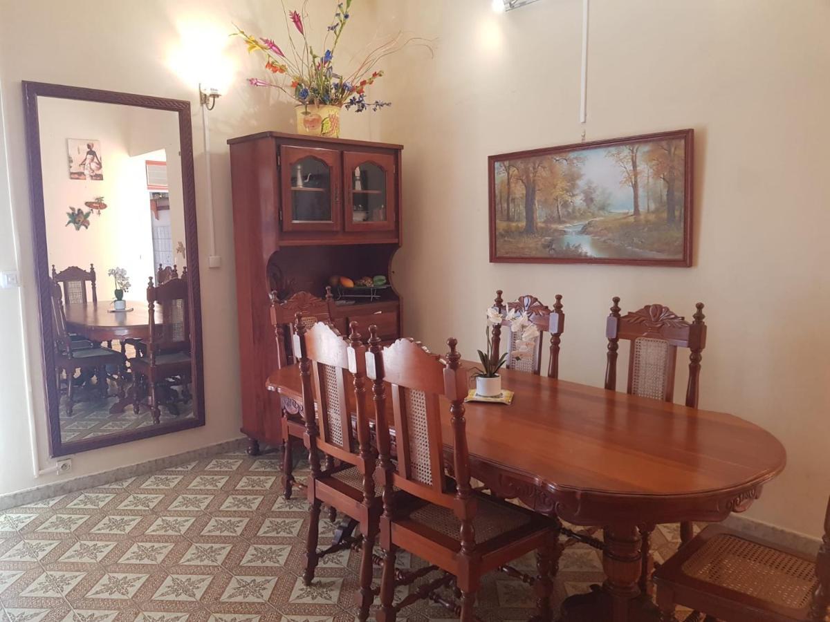 La Maison Aux Orchidees Petit-Bourg Luaran gambar